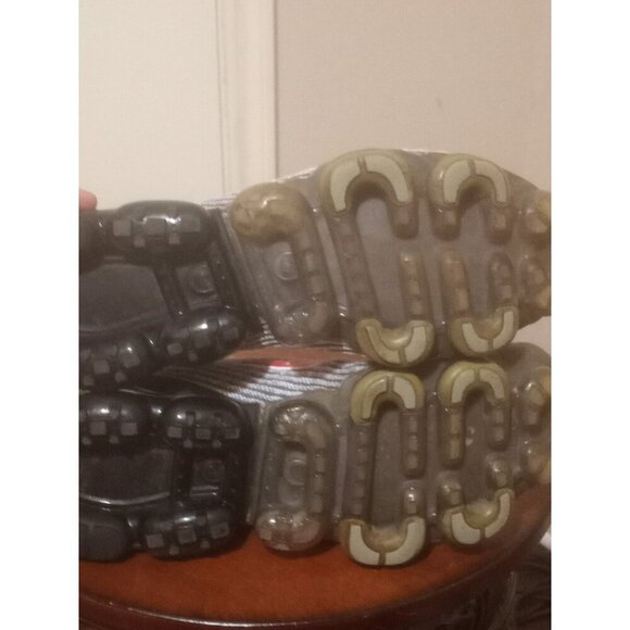 Nike Air VaporMax Flyknit 3 Men's Size 11.5 Particle Grey/Black/Red, AJ6900-012 - Picture 14 of 15